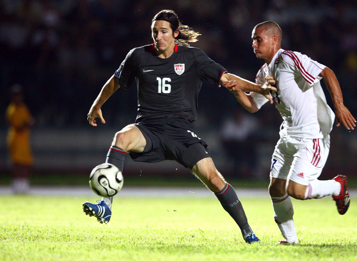 2008-USA-away-uniform-Sacha-Kljestan-975J1206.jpg